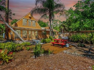 2010 19th St SW, Naples, FL 34117