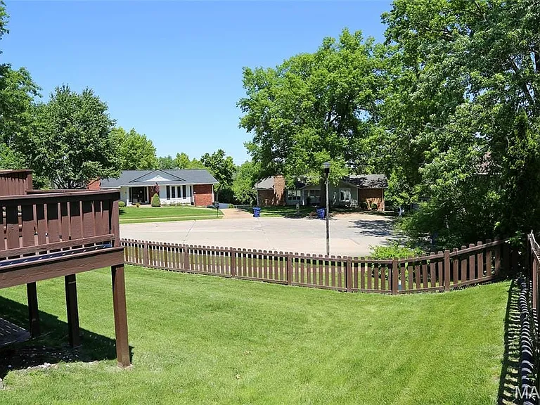 11727 Summerhaven Dr — Photo 32