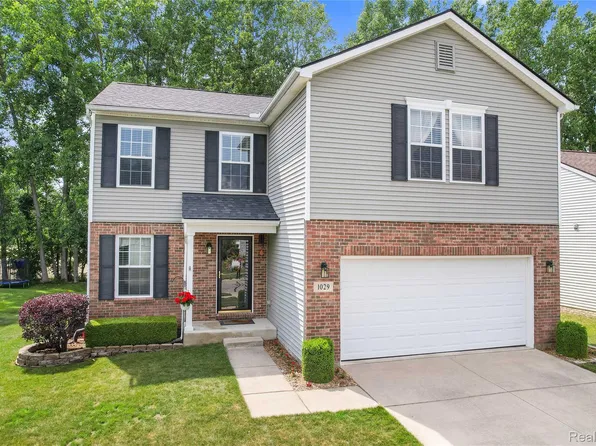 1029 Primrose Ln, Milan, MI 48160