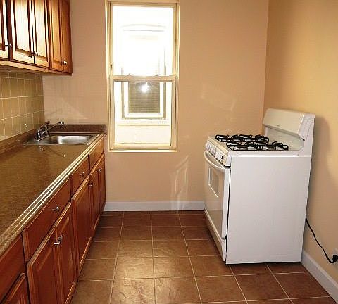 4th image of 434 82nd St #2