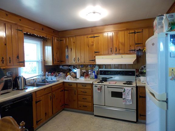 4th image of 488 Ventura Cir