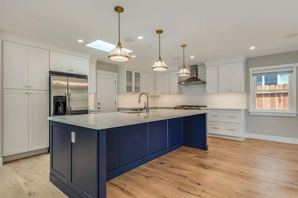 3 bed, 2.5 bath, 1950 sqft, $6,000 — Photo 4