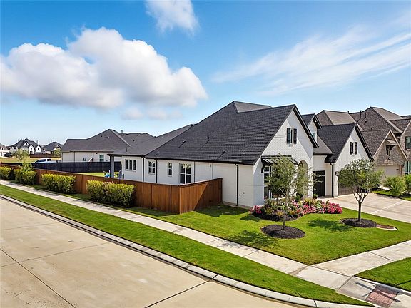 3rd image of 2734 Thunder Creek Drive