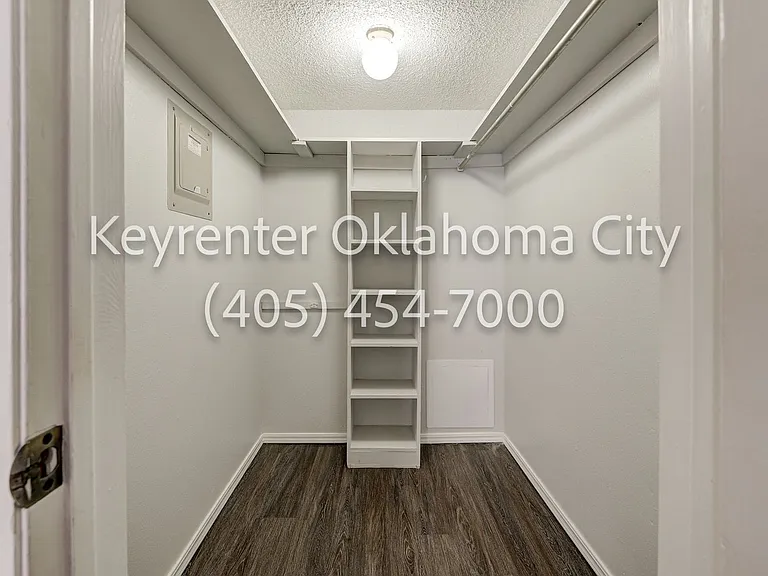 6550 N Meridian Ave Townhouse — Photo 27
