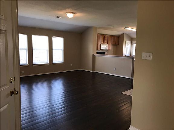 3rd image of 3018 Bryce Dr