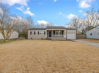 936 Carriage Hill Rd, Virginia Beach, VA 23452