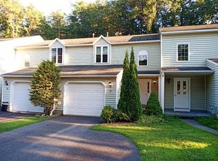 30 Deer Run Dr, Ballston Spa, NY 12020