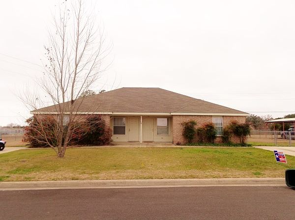 1st image of 201 Valley View Dr