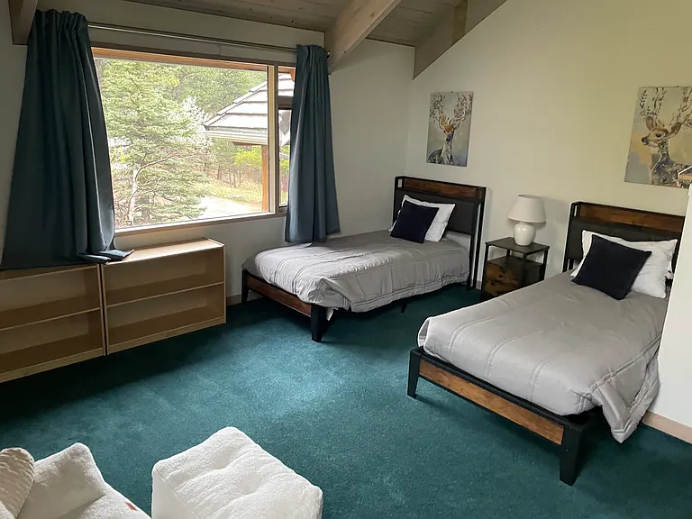 Upstairs bedroom #2