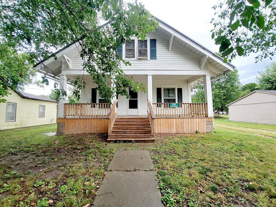 1st image of 209 E Main St
