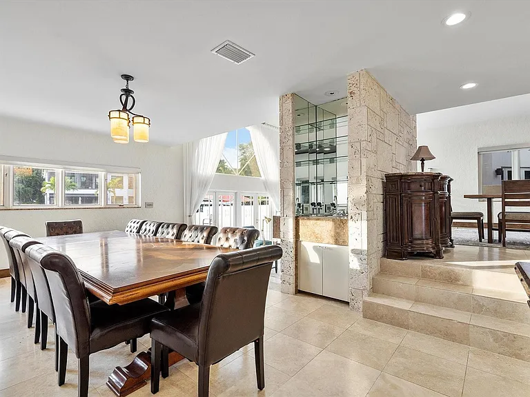1421 Ponce De Leon Dr — Photo 35