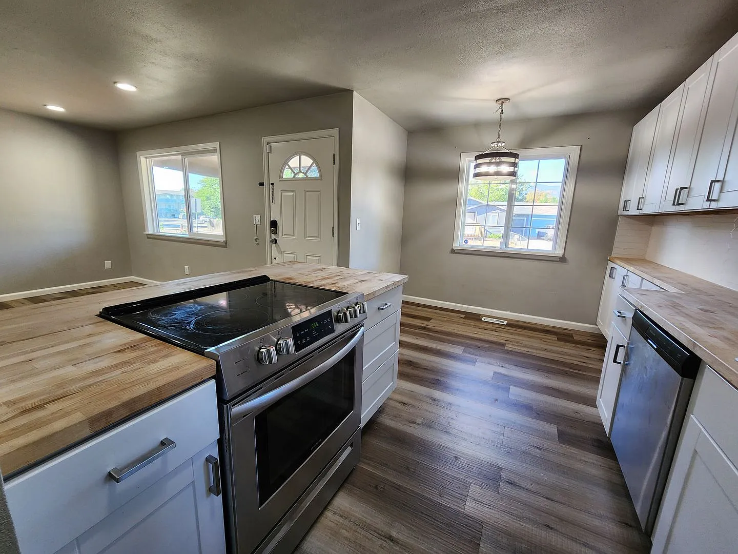 Duplex Located near Fort Carson!! — Photo 3