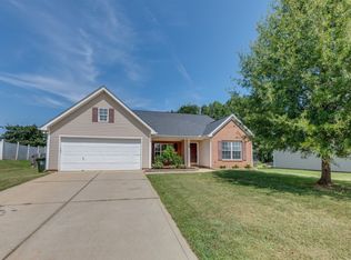 921 Poplar Forest Rdg, Clover, SC 29710
