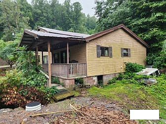 1st image of 136 Cawood St