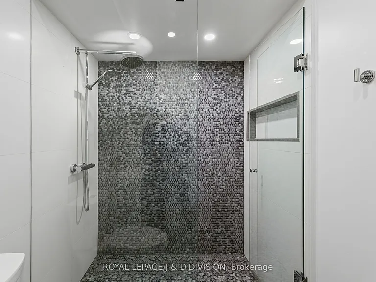 314 Lonsdale Rd #2 — Photo 23