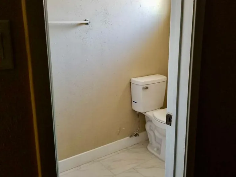 206 Leafwood Cir — Photo 17