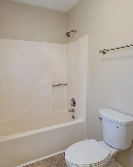 527 Raintree Cir — Photo 26