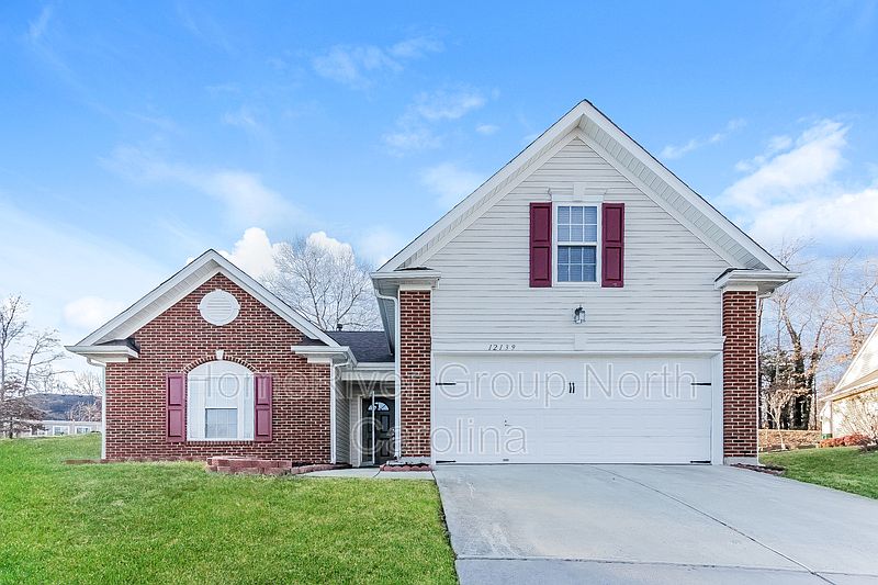 1st image of 12139 Westbury Glen Ct