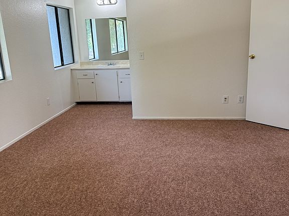 5th image of 1910 W Palmyra Ave Unit 127