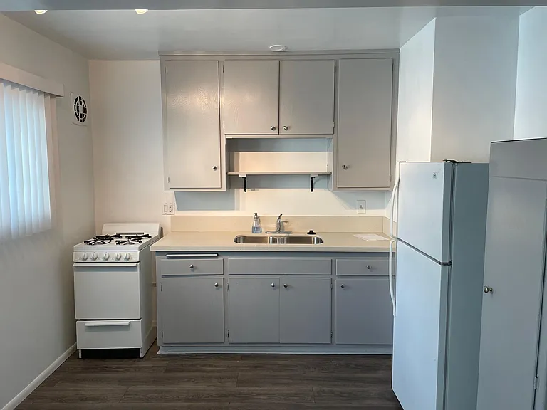 1616 E Sycamore Ave #7 — Photo 6