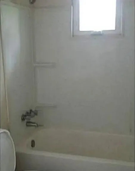 1704 Bourbon Ave #B — Photo 9
