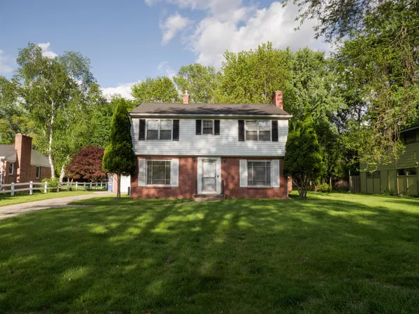 1926 Millbrook St SE, Grand Rapids, MI 49508