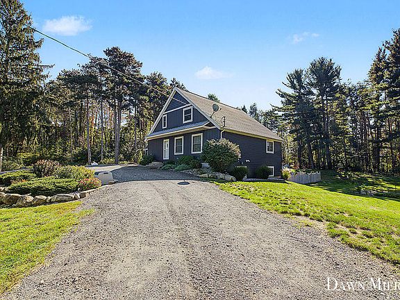 3rd image of 8384 Baldwin St