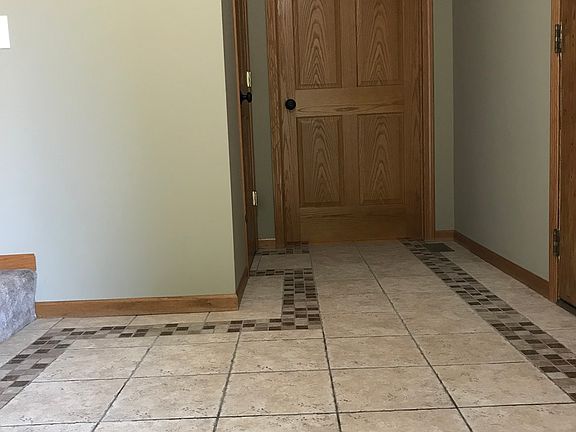 4th image of 520 Anita Ln