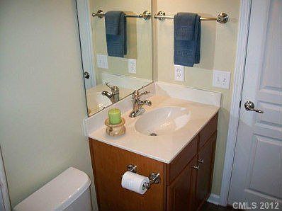4th image of 3033 Azalea Dr