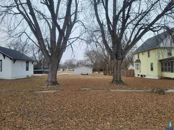 223 N Florence Ave, Colman, SD 57017