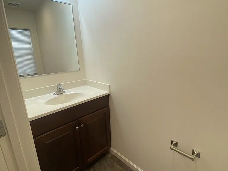 65 Woods Edge Rd #4 — Photo 5