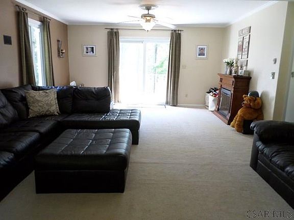 5th image of 146 Theatre Dr