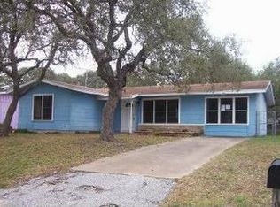 1905 Cochran Ln, Rockport, TX 78382