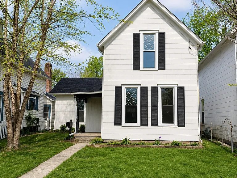 242 Laurel Oak St — Photo 1