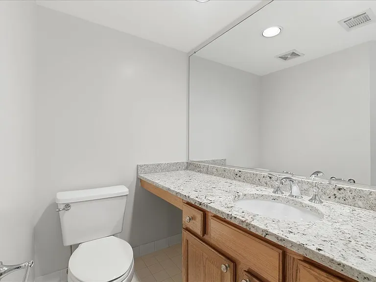 1304 Garden Wall Cir #F — Photo 10