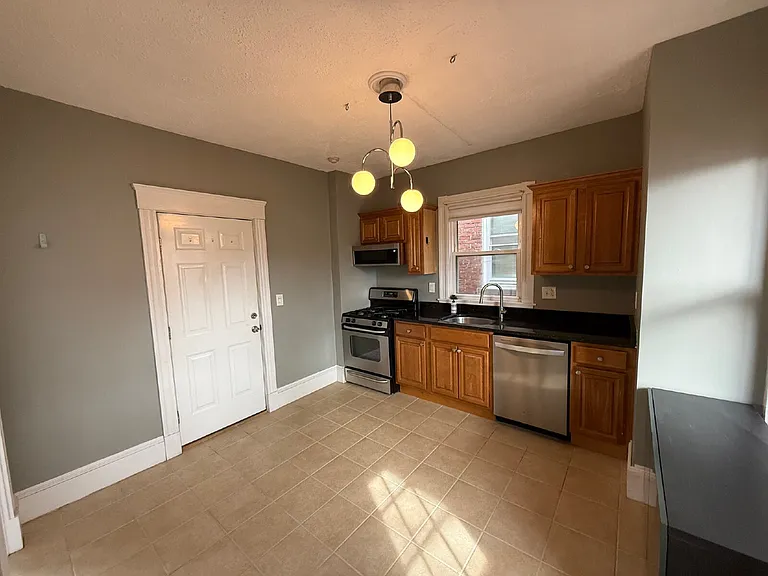 221 Shurtleff St #6 — Photo 3
