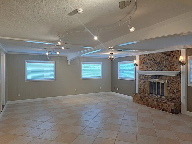344 Vesta Cir — Photo 30