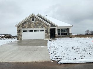 5714 N Kestrel Cir, Appleton, WI 54913