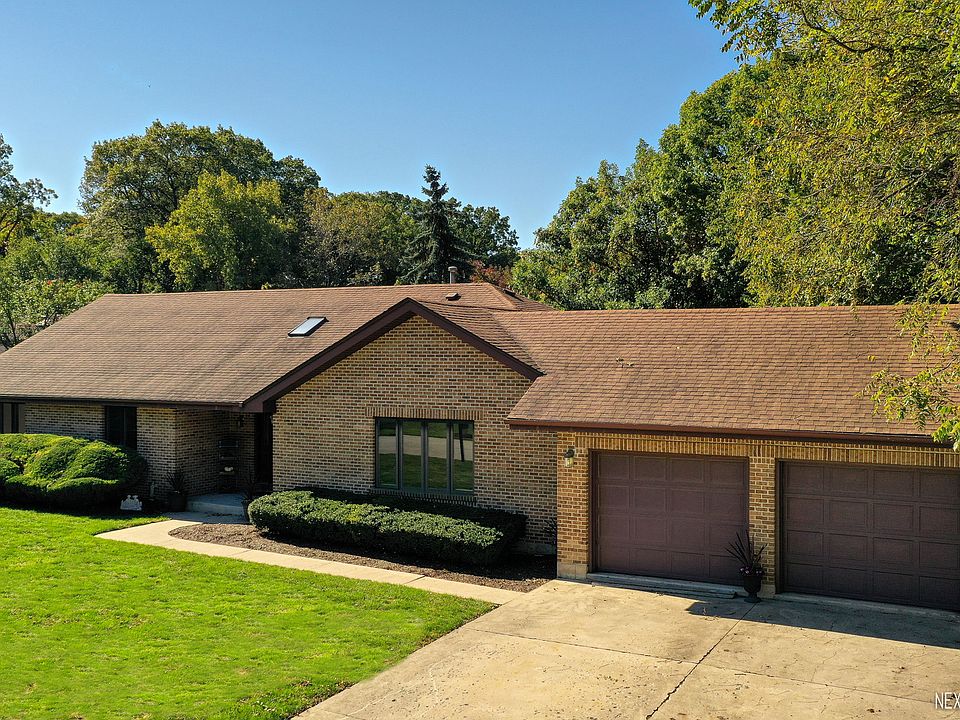 1st image of 884 Bonnie Brae Ln