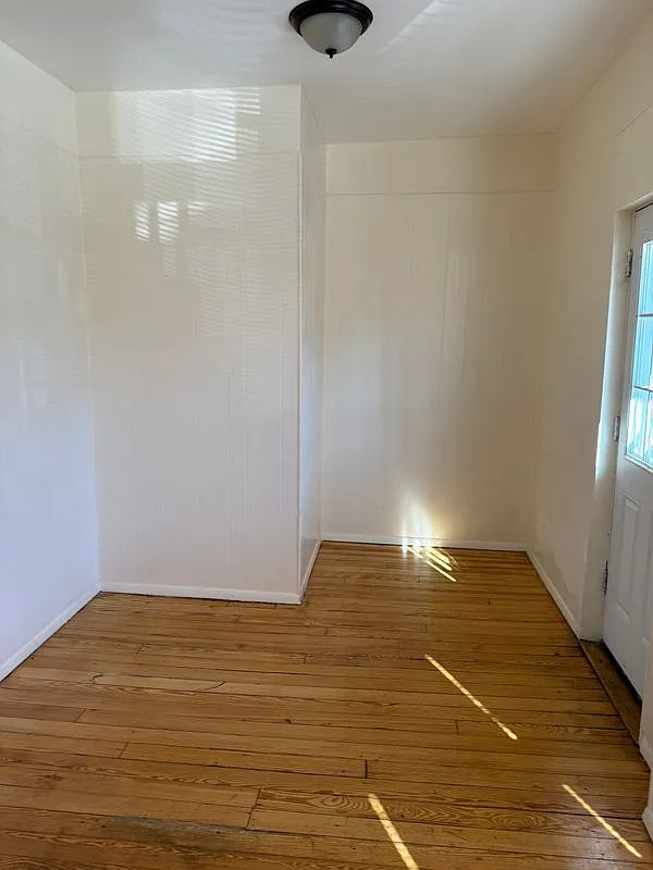 Building Photo - 103 Burhans Ave #2