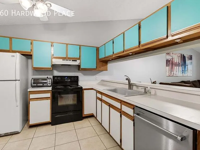 460 Hardwood Pl — Photo 3