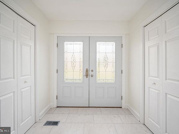 4th image of 31 River Ridge Ln