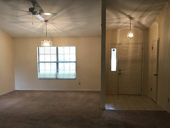 3rd image of 1406 NW Frontier Dr
