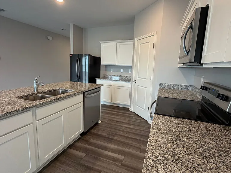 132 Verona Dr NW — Photo 7