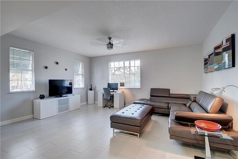 1st image of 240 NE 2nd St #6-F