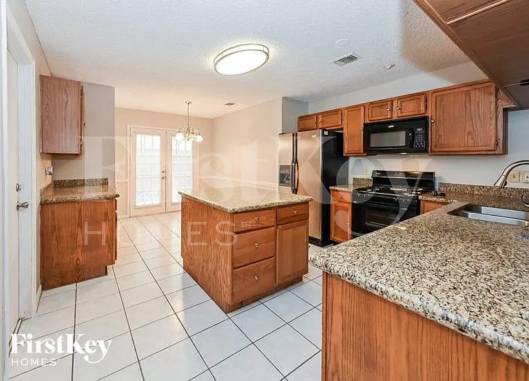 50 Rockridge Dr — Photo 8