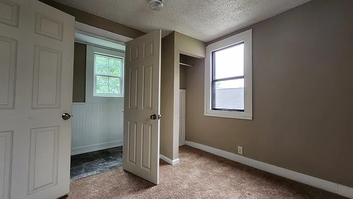 1337 1/2 Fairview Ave — Photo 3