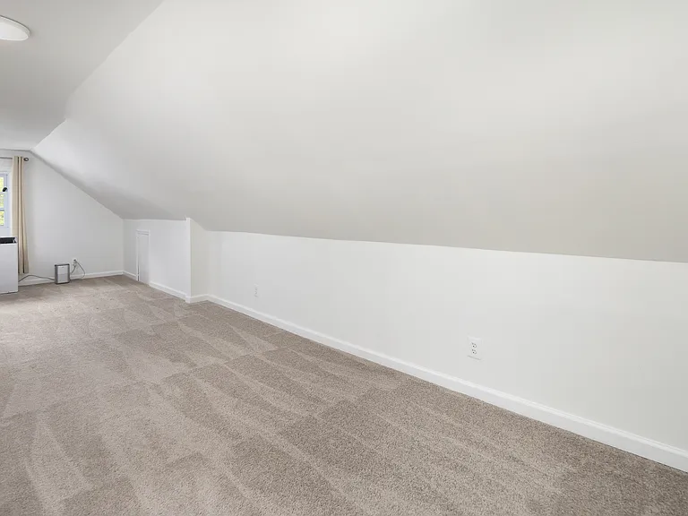 285 Manassas Dr — Photo 13