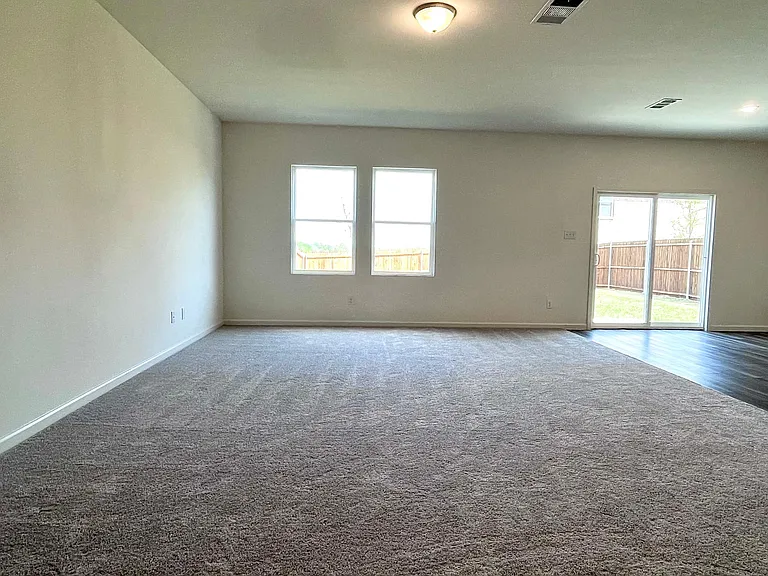 602 Colgate Cir — Photo 8