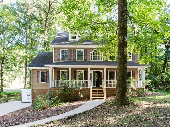 1954 Raintree Ct, Snellville, GA 30078